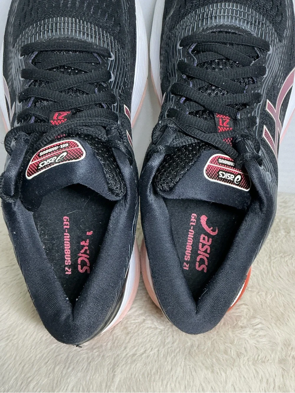 ASICS GEL-Nimbus 21 Women’s Running Shoes  Size 9 Black/Laser Pink  1012A156 EUC